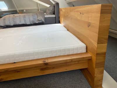 Showroommodel - Bed Fatboy - massief geolied eikenhout -180x200 - incl. 1 nachtkastje
