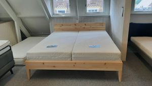 Showroommodel Massief alpenden houten bed Swisspine 180x200